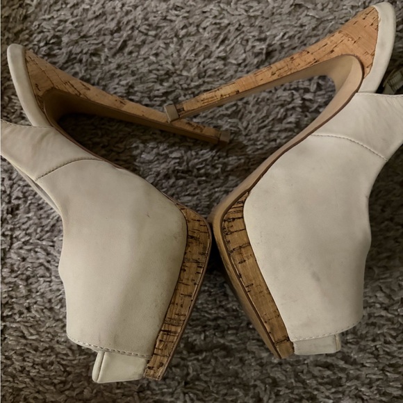 Steve Madden Women's Beige Peep-Toe Heels - Picture 3 of 5